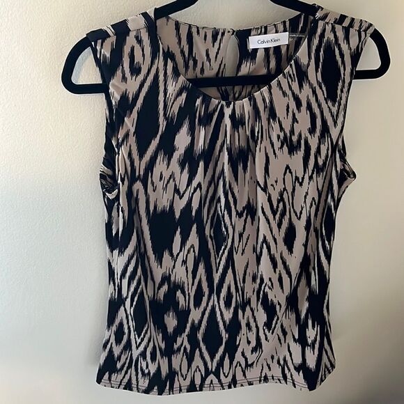 Calvin Klein Size Medium sleeveless top - Picture 1 of 4
